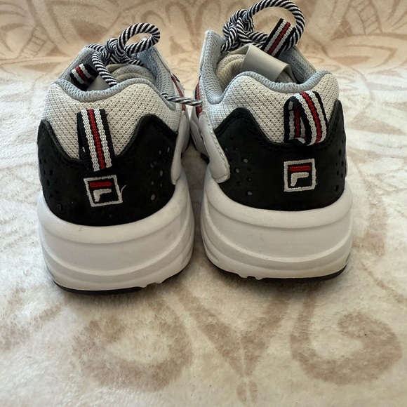 FILA Women’s Ray Tracer Black/Gray/Red SNEAKERS Size 7 - Picture 3 of 9